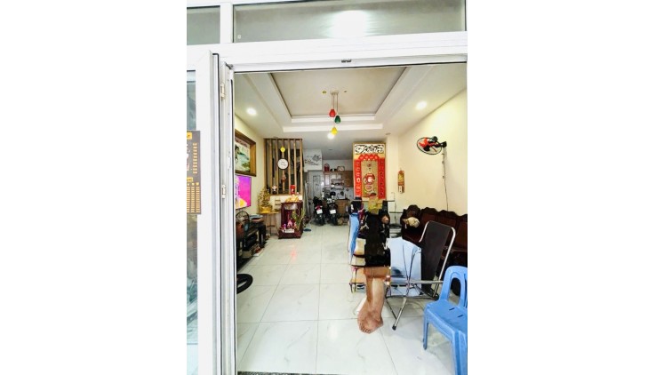 MẶT TIỀN KINH DOANH NGAY ĐƯỜNG 18B - 42M2 - 3 TẦNG 4PN  GIÁ 4.8 TỶ